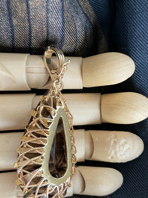 pendant-14ktlgTeardropTopaz_8751 (480×640)