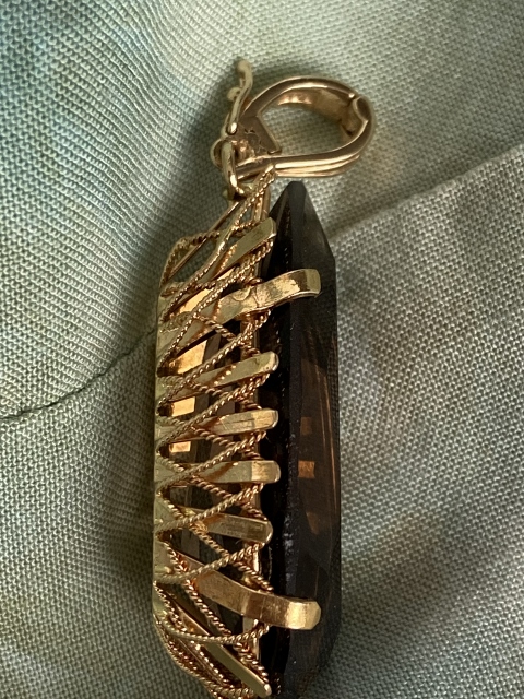 pendant-14ktlgTeardropTopaz_8768 (480×640)